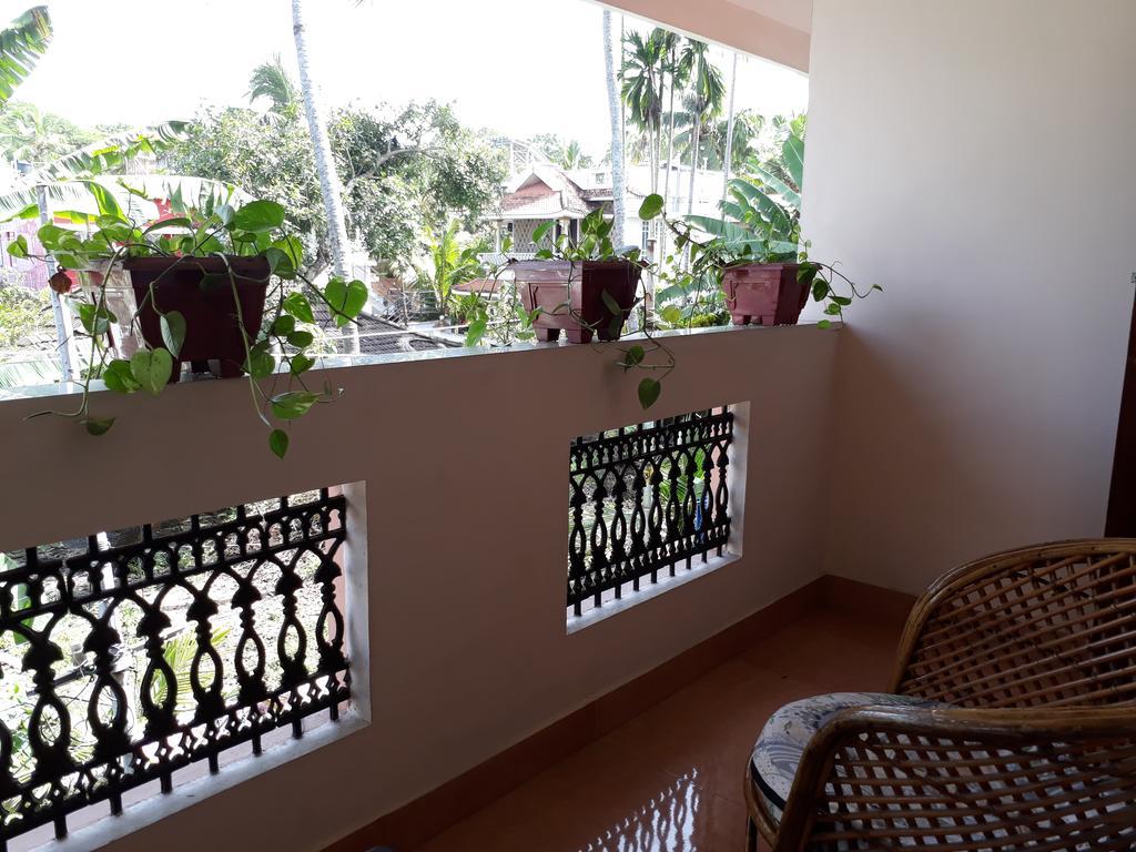 Valiyathayil Home Stay Kochi Exterior foto