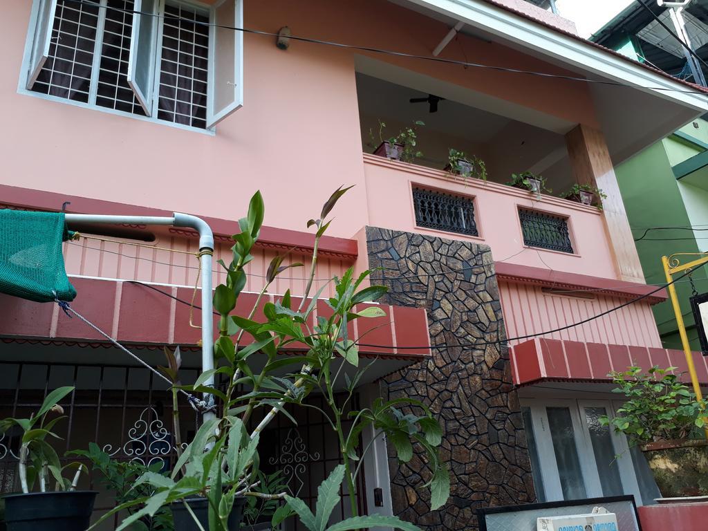 Valiyathayil Home Stay Kochi Exterior foto